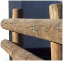 Bild von einem Holzzaun mit dicken Balken